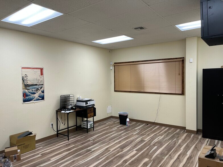 More Photos Of 507 N Everett St, Kennewick Flex For Lease