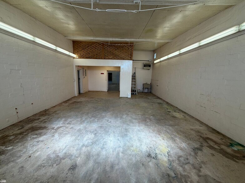 More Photos Of 208 N Main St, Kingfisher Storefront For Sale