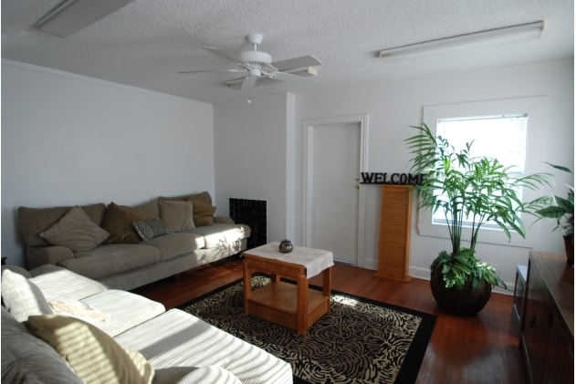 More Photos Of 5902 Irvington, Houston Office For Sale