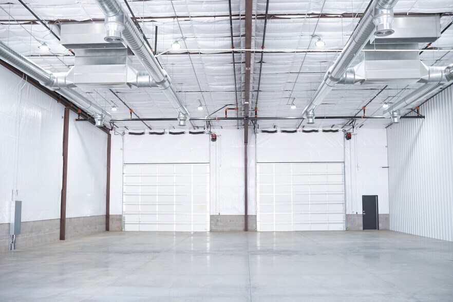 More Photos Of 3912 E 43rd St, Yuma Warehouse For Lease