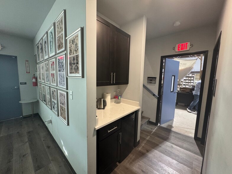 More Photos Of 14707 Fitzhugh Rd, Austin Warehouse For Sale