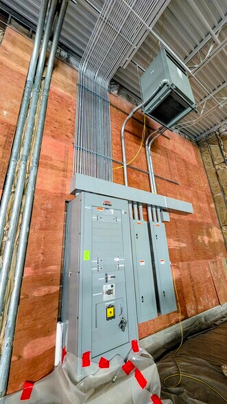 More Photos Of 41128-41496 Ann Arbor Rd E, Plymouth Storefront For Lease