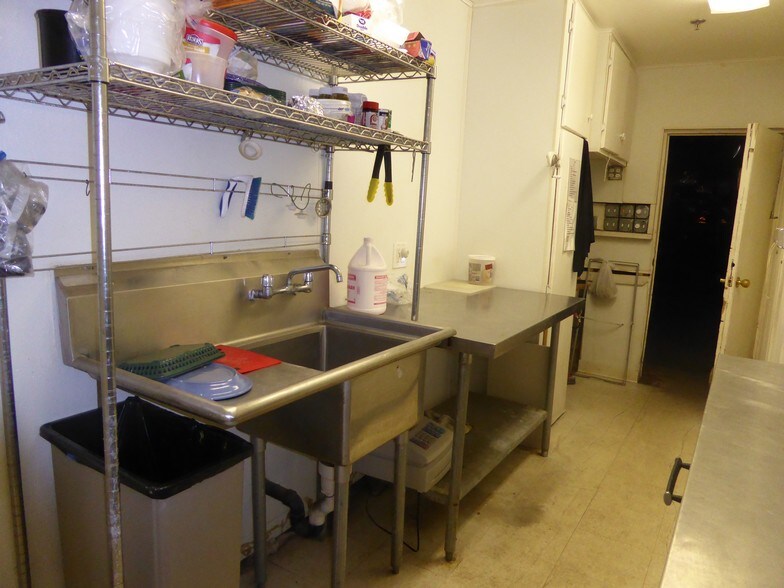 More Photos Of 607 W Main St, Payson Bar For Sale