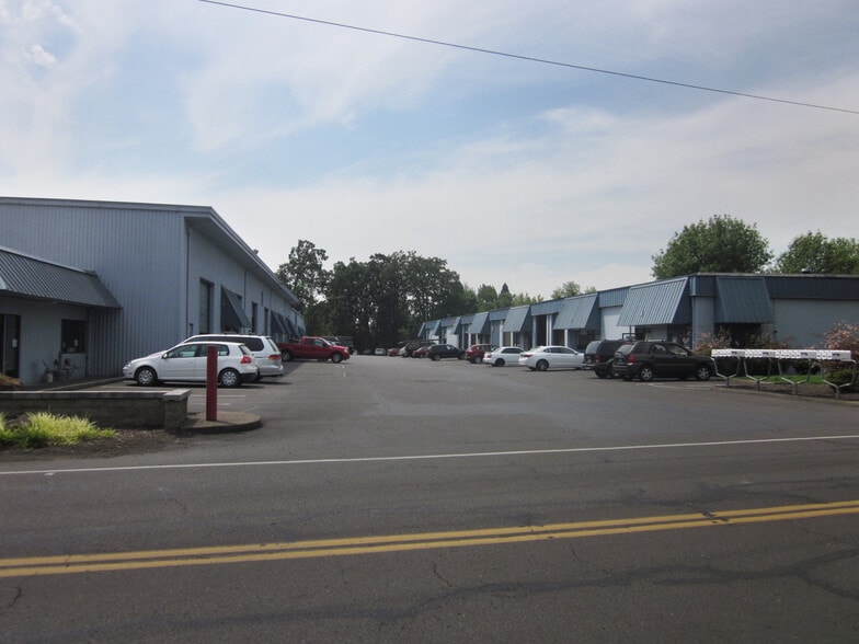 More Photos Of 9380 SW Tigard St, Portland Unknown For Lease