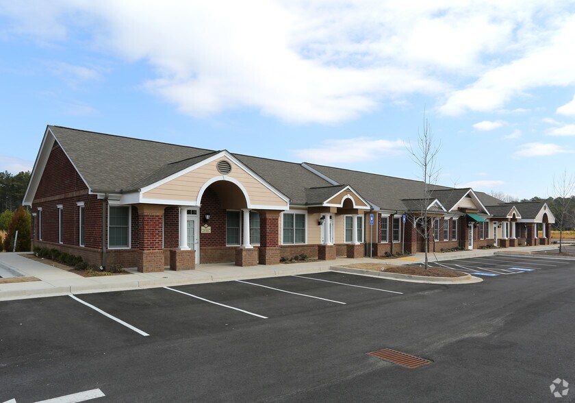 More Photos Of Campbellton Rd, Atlanta Unknown For Lease