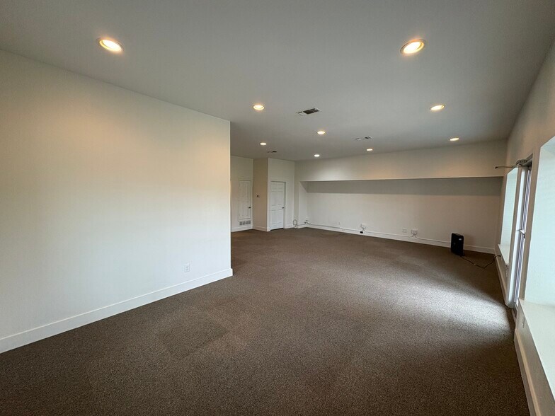 More Photos Of 1325 Shannon Rd E, Sulphur Springs Medical For Lease