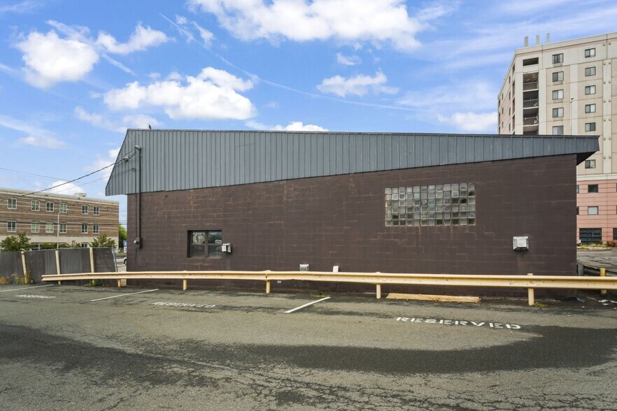 More Photos Of 111 Nott Ter, Schenectady Auto Repair For Sale