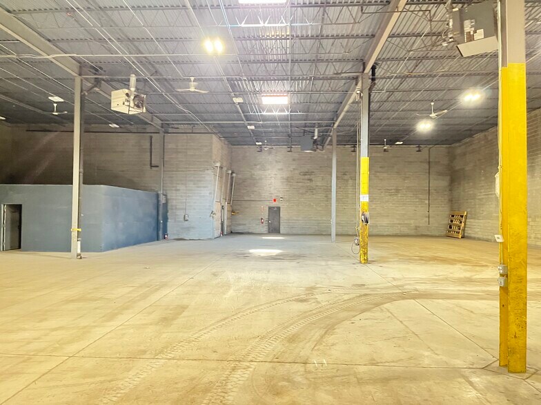 More Photos Of 270 E 167th St, Harvey Warehouse For Lease