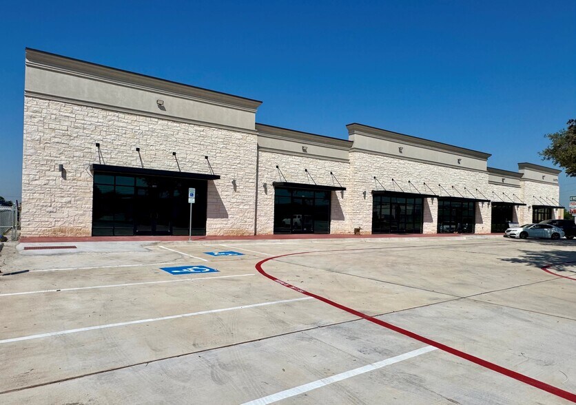 Primary Photo Of 11075 Harry Hines Blvd, Dallas General Retail For Lease