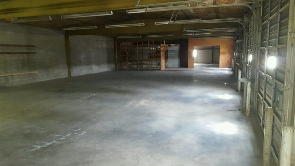 More Photos Of 1133 E Virginia St, Evansville Warehouse For Sale