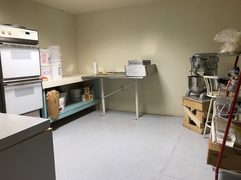 More Photos Of 12690 Pensamiento, San Elizario Convenience Store For Lease