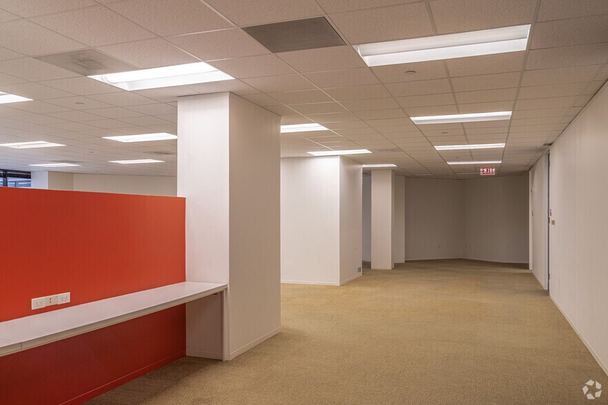 More Photos Of 263 N Sam Houston Pky E, Houston Office For Sale