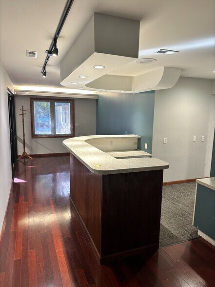 More Photos Of 2500 W 31st St, Lawrence Office For Sale