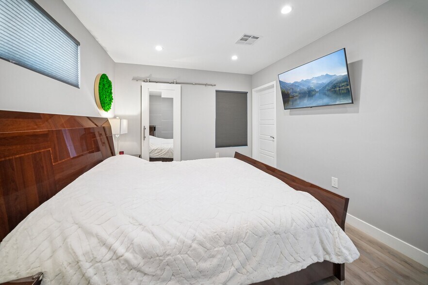 More Photos Of 8434 Oakdale Ave, Winnetka Multifamily For Sale