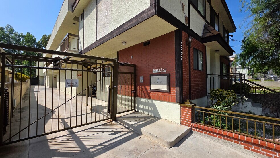 More Photos Of 5227 Eagle Dale Ave, Los Angeles Apartments For Sale