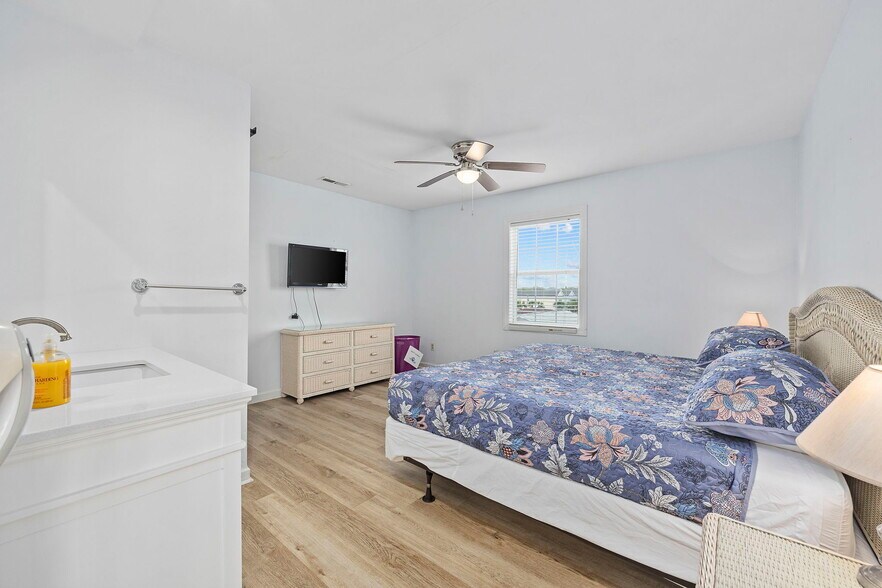 More Photos Of 510 S Ocean Blvd, Surfside Beach Multifamily For Sale