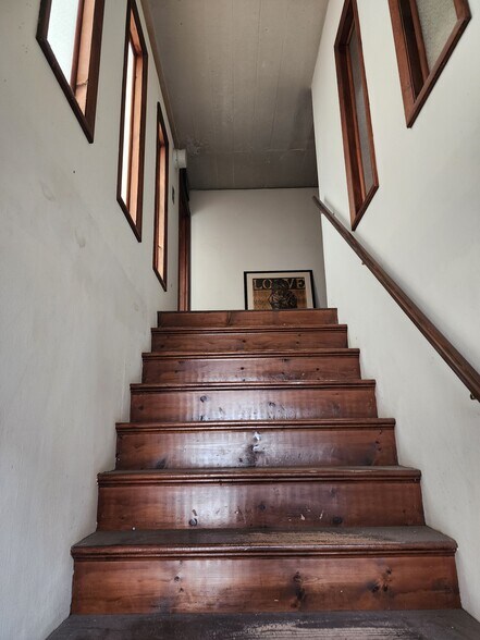 More Photos Of 34 Loring St, Springfield Research And Development For Sale