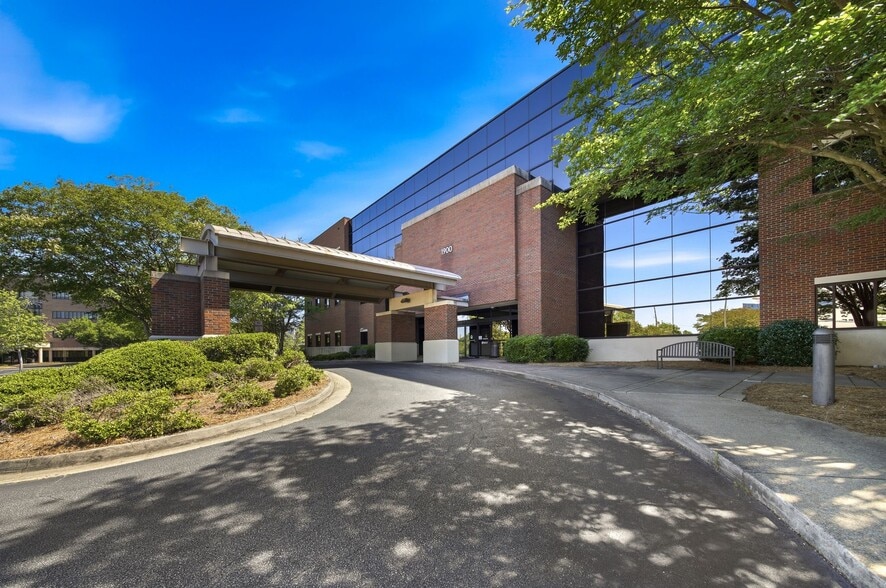 More Photos Of 1900 10th Ave, Columbus Medical For Lease