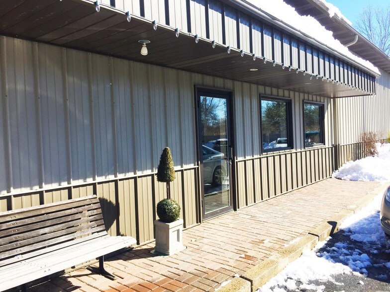 Primary Photo Of 227 Maple St, Middleton Office For Lease