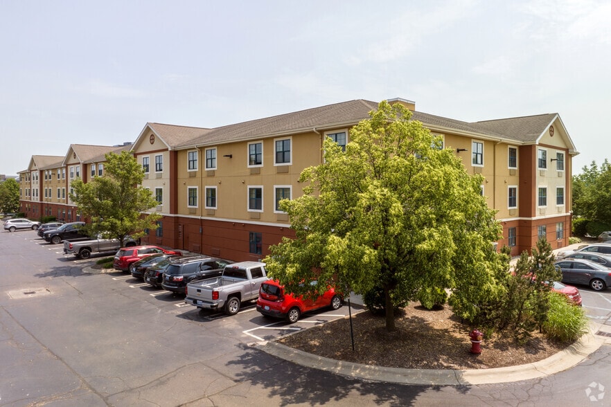 More Photos Of 1180 Doris Rd, Auburn Hills Hotel For Sale