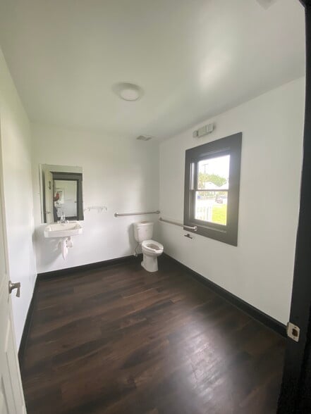 More Photos Of 1411 N 17th St, Tampa Restaurant For Lease