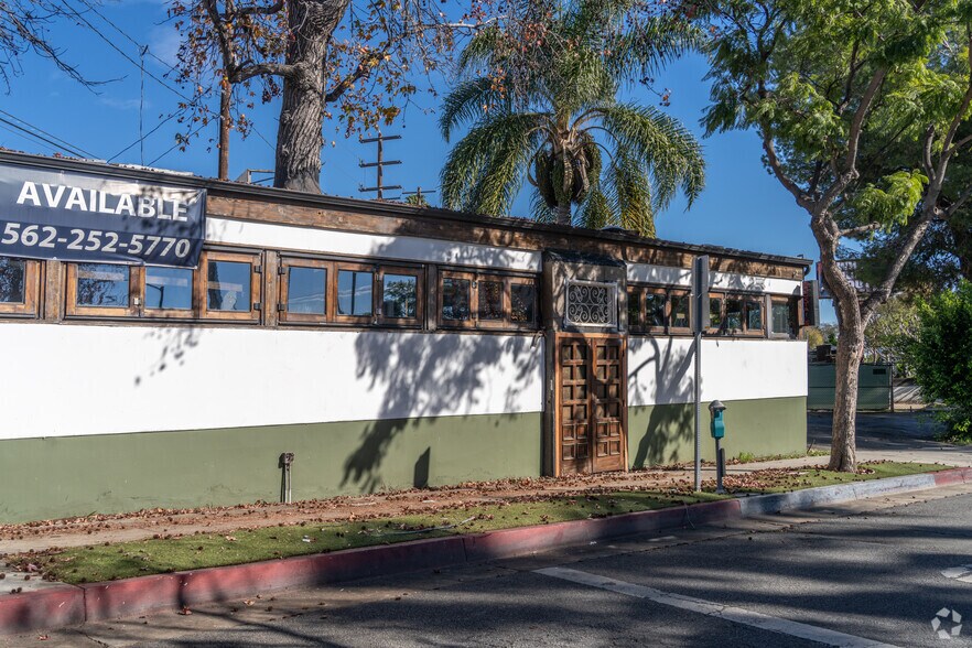 More Photos Of 1114 N Crescent Heights Blvd, West Hollywood Restaurant For Lease