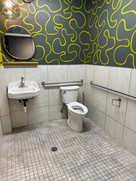 More Photos Of 875 Iron Horse Dr, Park City Storefront Retail Office For Lease