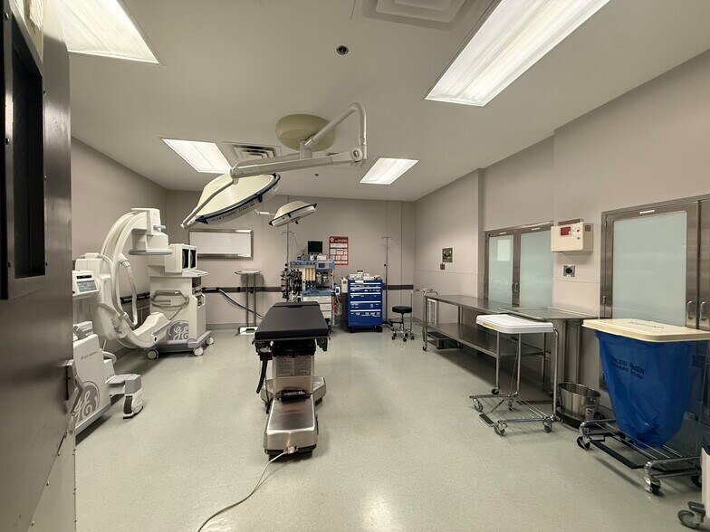 More Photos Of 604 W Warner Rd, Chandler Medical For Sale