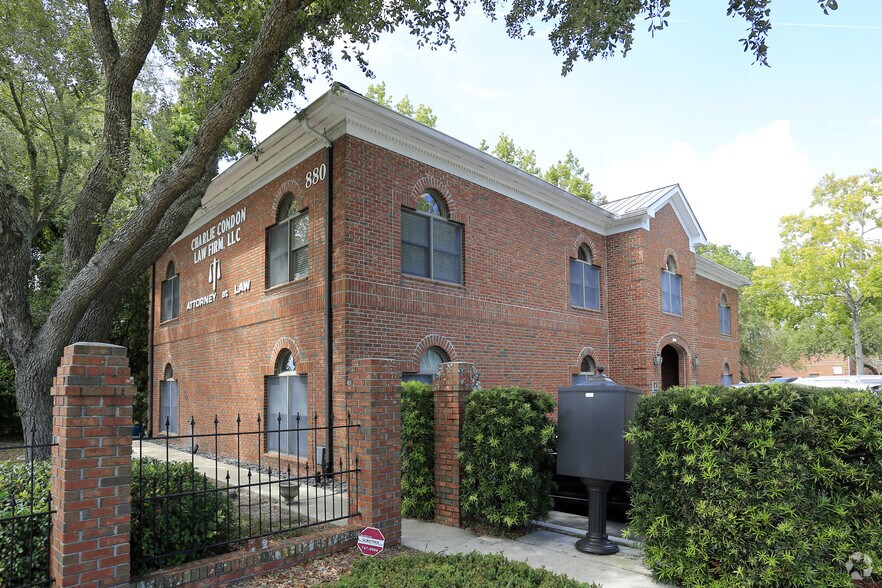 Primary Photo Of 880 Johnnie Dodds Blvd, Mount Pleasant Office Residential For Lease