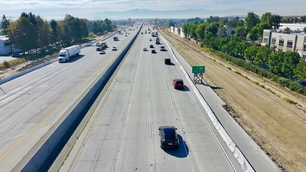 More Photos Of 9233 Charles Smith Ave, Rancho Cucamonga Flex For Lease