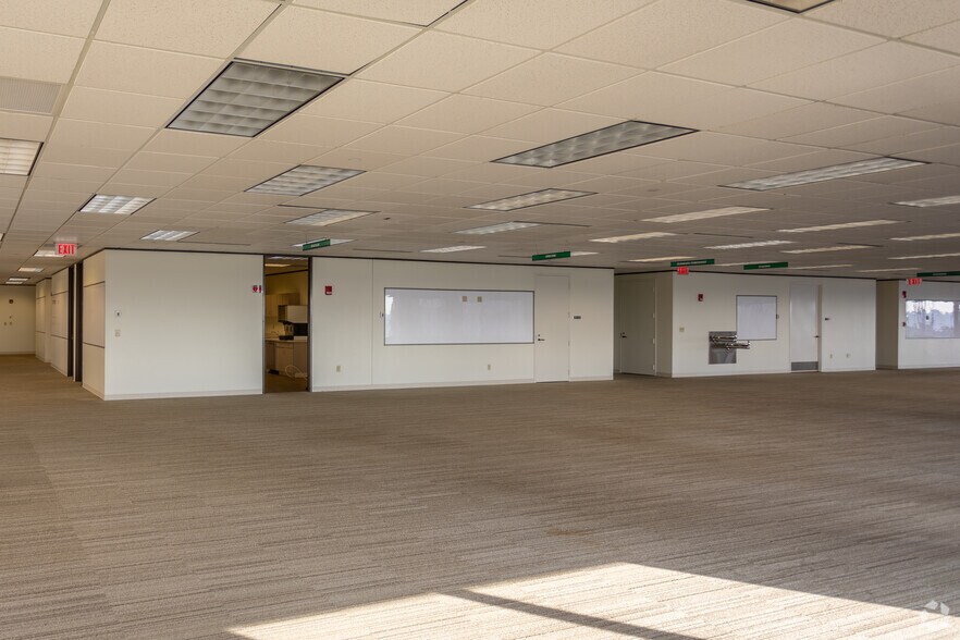 More Photos Of 221 E 4th St, Cincinnati Office For Lease