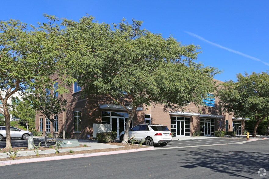 More Photos Of 2540-2546 Gateway Rd, Carlsbad Unknown For Lease