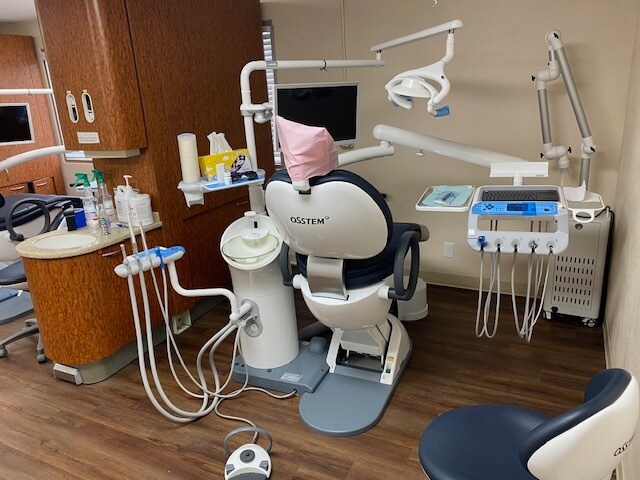 More Photos Of 5995-5997 Brockton Ave, Riverside Medical For Sale