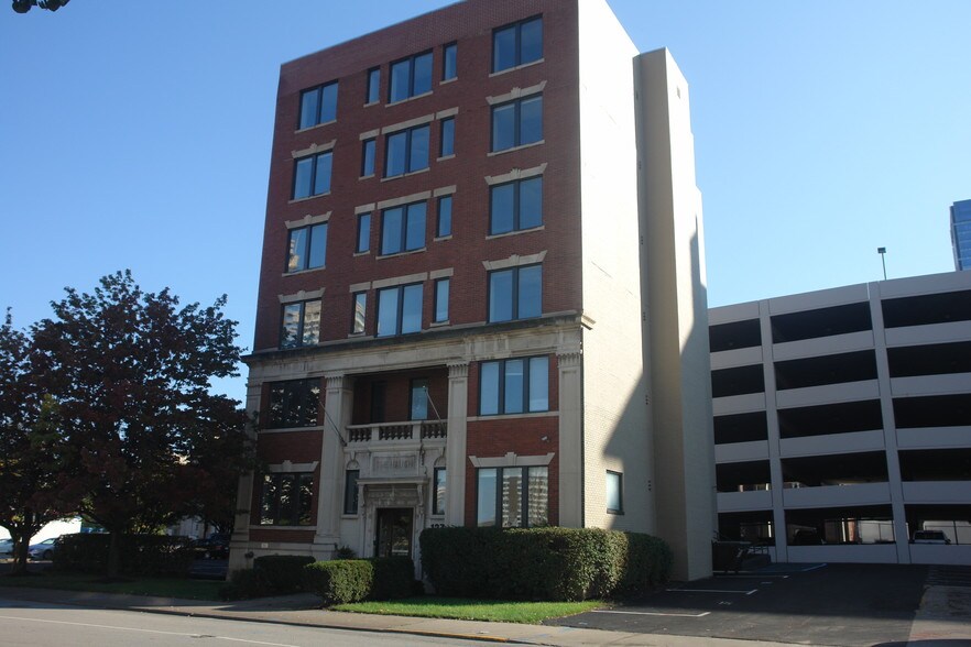 More Photos Of 127 E Michigan St, Indianapolis Loft Creative Space For Lease