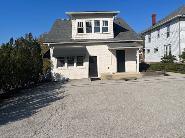 More Photos Of 28 S High St, New Albany Loft Creative Space For Lease