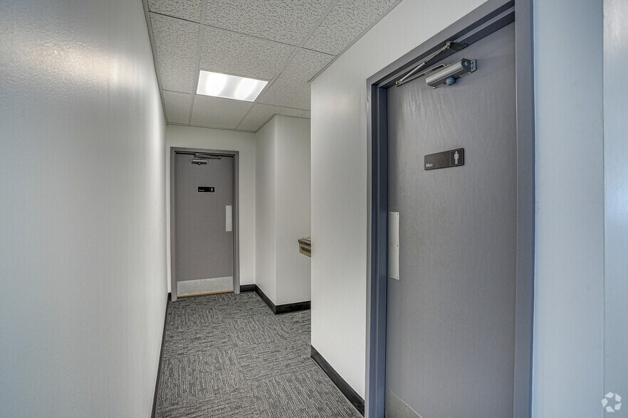 More Photos Of 6491 Broadway, Merrillville Auto Dealership For Lease