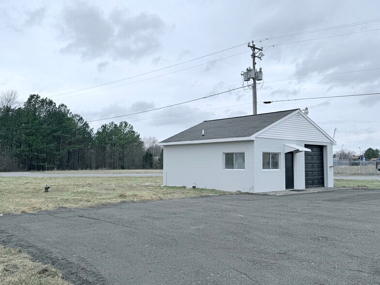 More Photos Of 435 Twin Oaks Dr, Dover Land For Lease