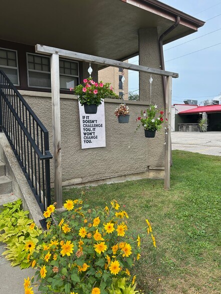 More Photos Of 616 4th Ave SE, Cedar Rapids Office For Lease