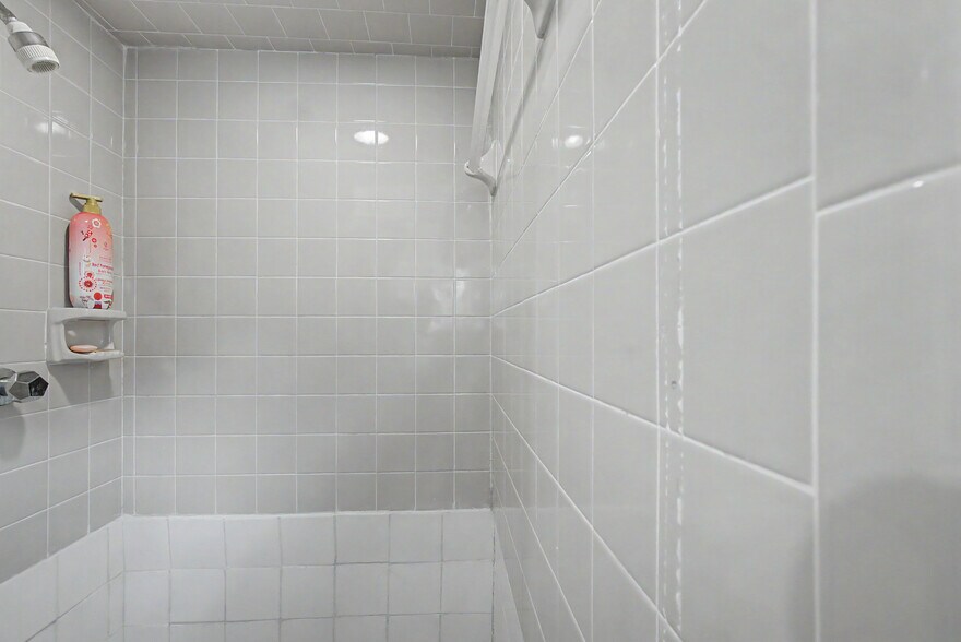 More Photos Of 71 Midtown Park W, Mobile Medical For Sale