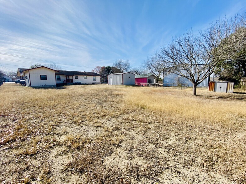 More Photos Of 1014 W County Line Rd, New Braunfels Office Residential For Sale