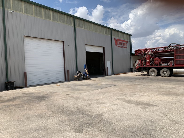 1535 Windcrest, Odessa, TX 79763 Industrial For Lease