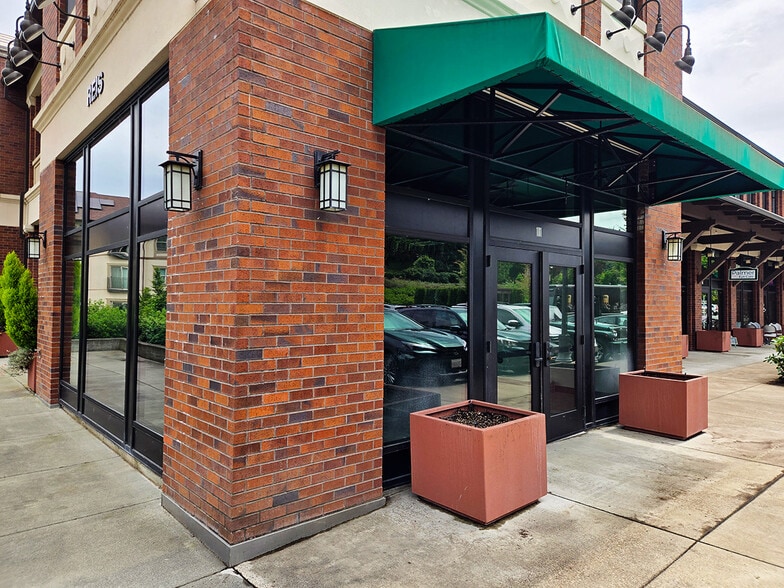 More Photos Of 17510 Provost St, Lake Oswego Storefront Retail Office For Lease