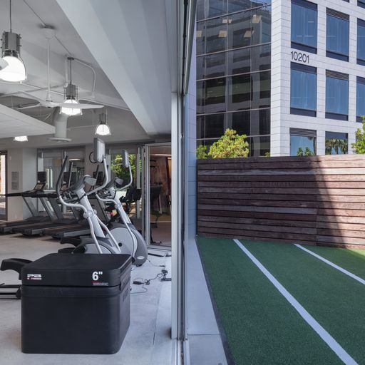 More Photos Of 10221 Wateridge Cir, San Diego Unknown For Lease