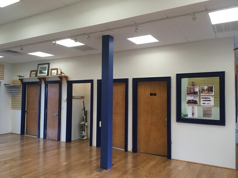 More Photos Of 377 Woodcleft Ave, Freeport Storefront Retail Residential For Sale