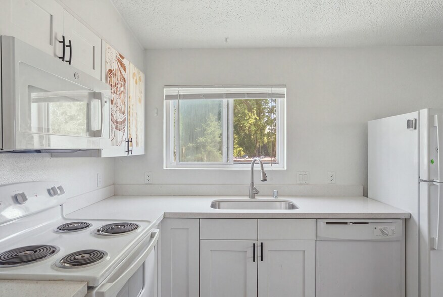 More Photos Of 1 W Dravus St, Seattle Apartments For Sale