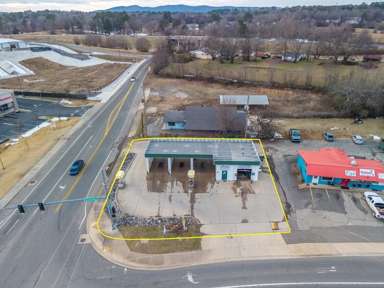 More Photos Of 626 Carpenter Dam Rd, Hot Springs National Park Specialty For Sale