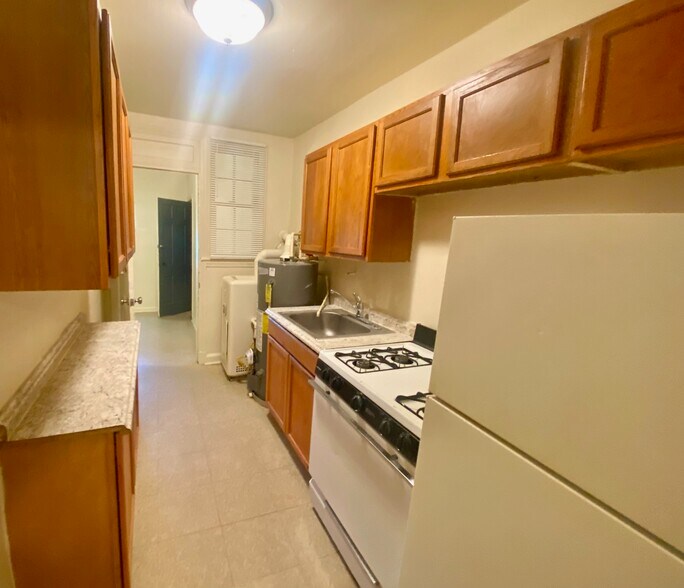 More Photos Of 1018 16th St NE, Washington Multifamily For Sale