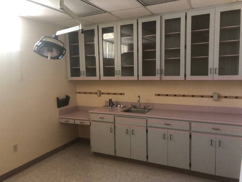 More Photos Of 1629 10th Ave, Columbus Medical For Lease