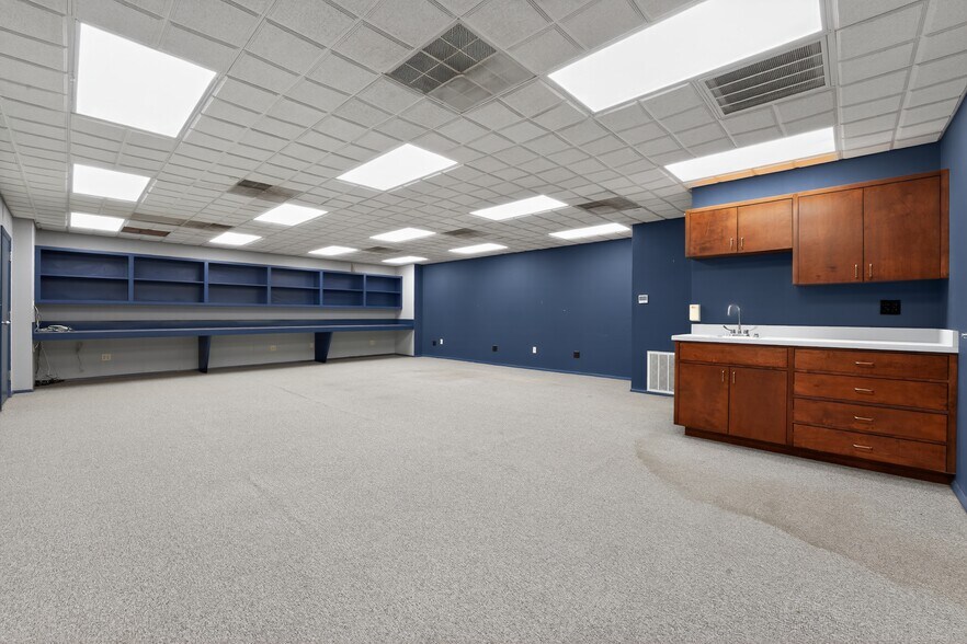 More Photos Of 2434 Etring Ave, Corpus Christi Warehouse For Sale