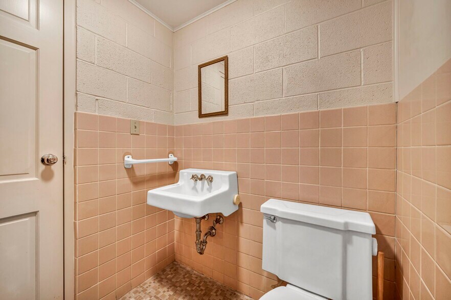 More Photos Of 10570-10574 Ravenna Rd, Twinsburg Office For Lease